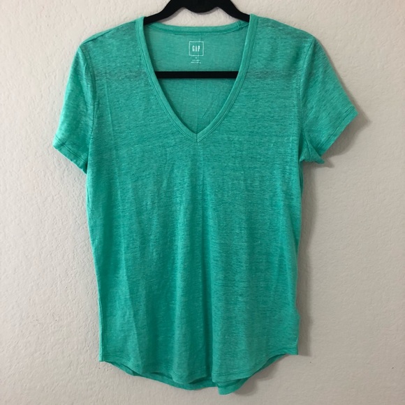 gap green t shirt